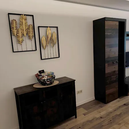 Buddy, 2 Grosse Mit Balkon