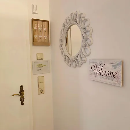 Buddy, 2 Grosse Mit Balkon Daire