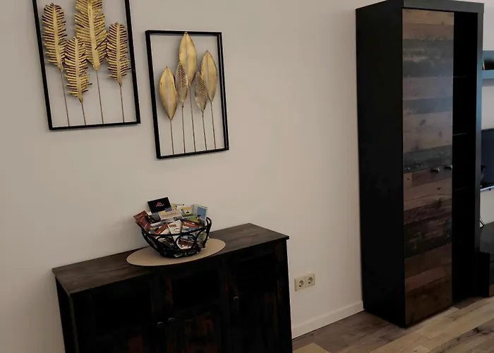 Buddy, 2 Grosse Mit Balkon